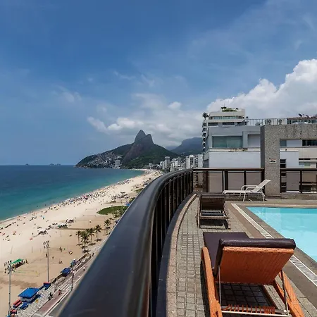 Vista Lateral, Edificio Frente A Praia